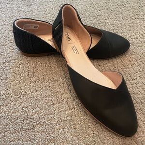 Tom’s size 9.5 ballet flats